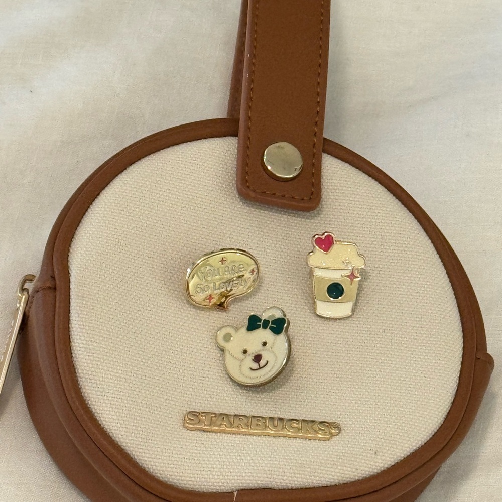 Starbucks 2022 Love Us Jelly Handy Bag With Iconic Bearista & Lovely Pins.nwot